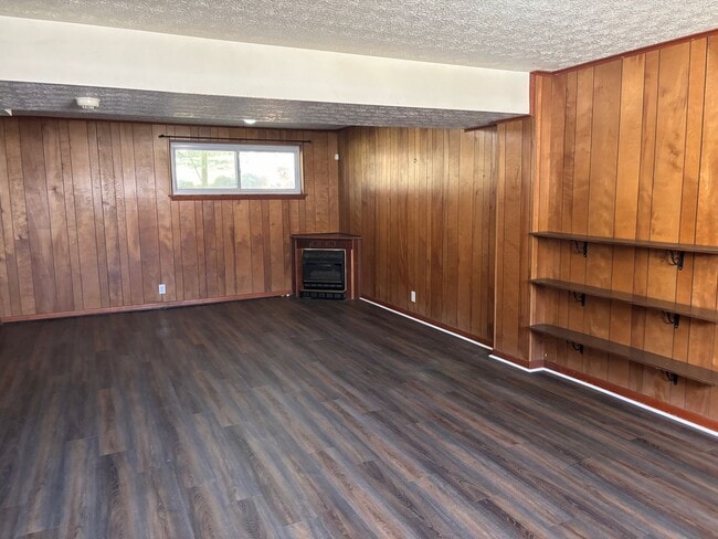 Building Photo - Single Family Home located in North Hills....