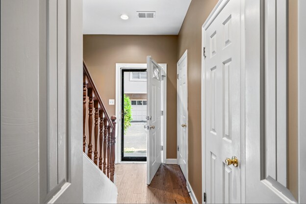 Building Photo - 1993 Eastend Dr