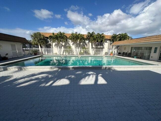 Building Photo - FAST APPROVAL !  1 bed 1 bath at green tee...