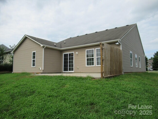 Building Photo - 122 Anastasia Ln