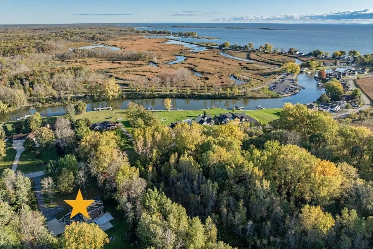 Building Photo - 969 Riverside Dr