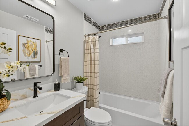 Building Photo - Bright & Spacious 3 Bed, 2 Bath Home – Must See!