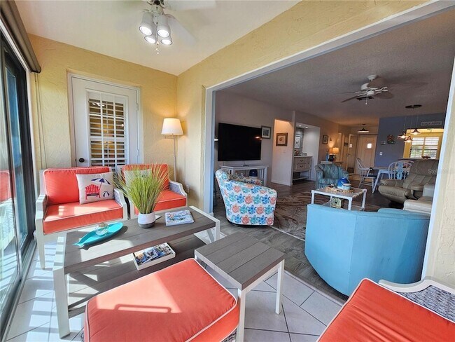 Building Photo - 340 3 Lakes Ln