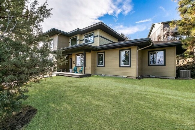 Building Photo - Gorgeous 4 Bedroom Home on Awbrey Butte!