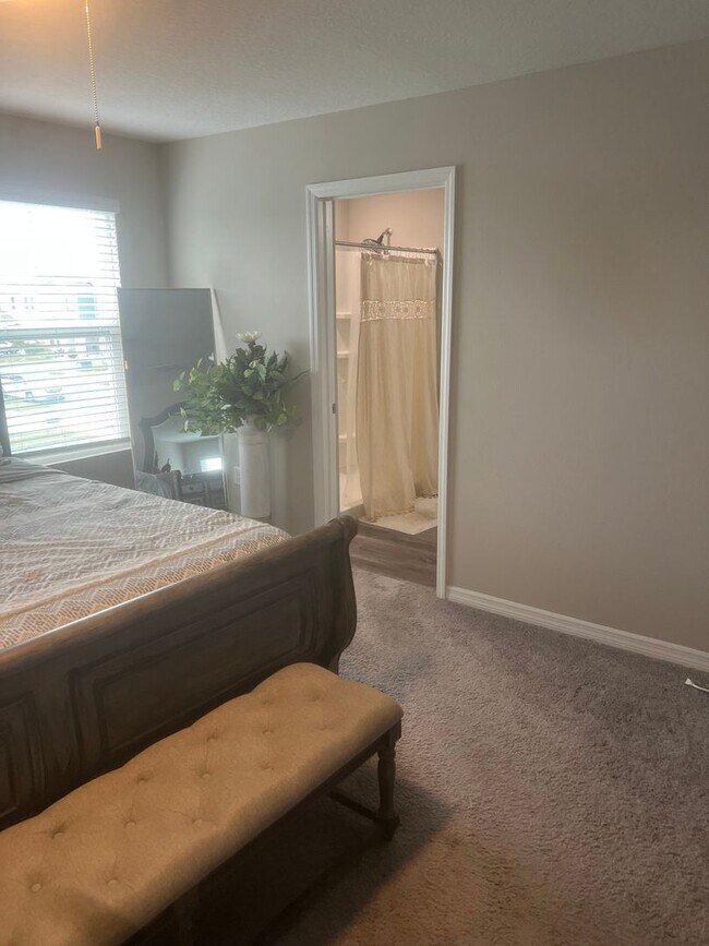 Building Photo - Spacious 5BR House in Winter Haven