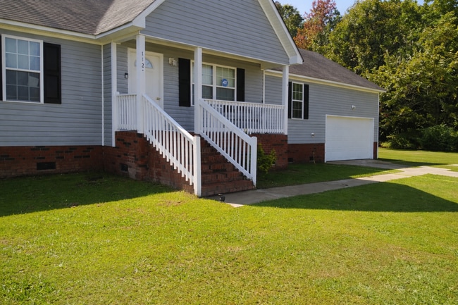 Building Photo - Beautiful Home located in Camden County and close to Water Access