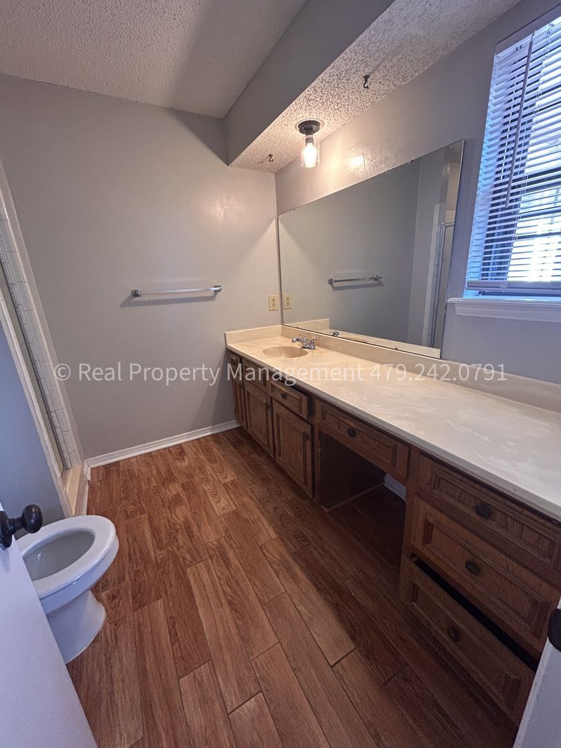 Building Photo - 9812 Meandering Way