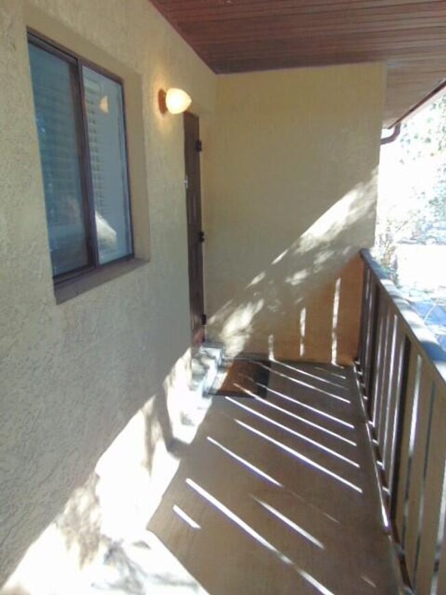 Building Photo - 2 BA/2 BR Condo in West Ashley