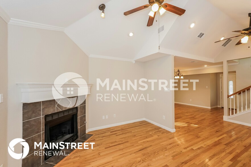 Building Photo - 3020 Laurel Creek Dr