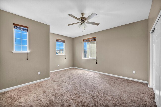 Building Photo - Sun-Filled, Spacious Living with a Three-Car Garage