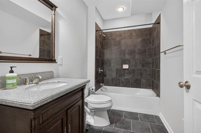 Building Photo - 740 Mayfair Ct