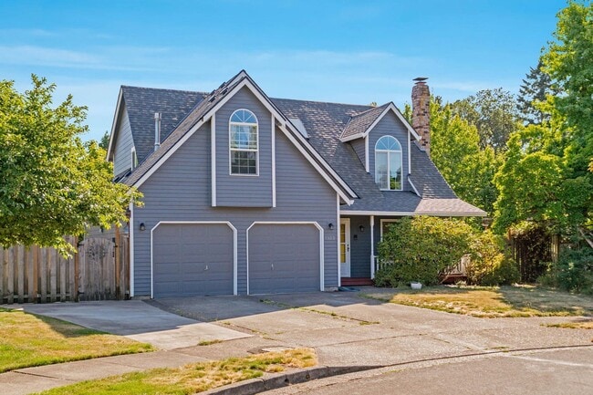Primary Photo - Comfortable 4-bdrm/2.5-bath home in Hillsb...