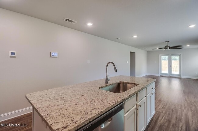 Building Photo - 6559 Eastland Cir
