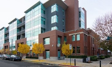 Building Photo - Icon At Park