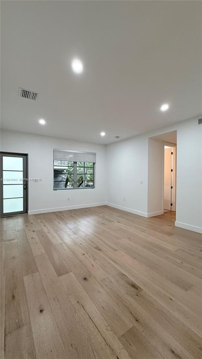 Building Photo - 2031 Meridian Ave