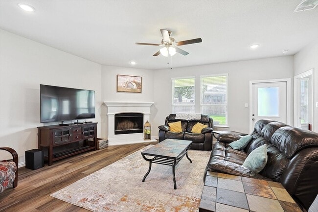Building Photo - 808 Feather Edge Dr