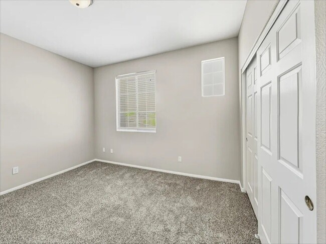 Building Photo - 3326 Chesterbrook Ct