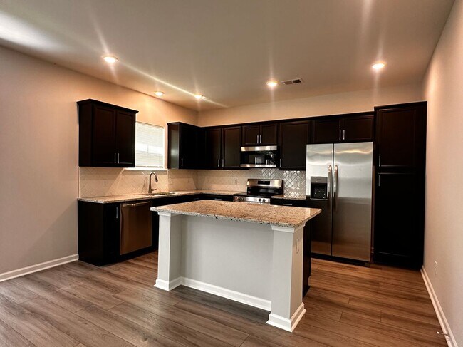 Building Photo - 542 Sessile Oak Dr