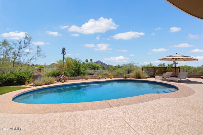 Building Photo - 6111 N Palo Cristi Rd