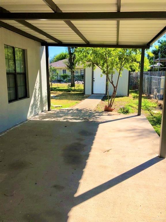 Building Photo - 17 El Campo Dr