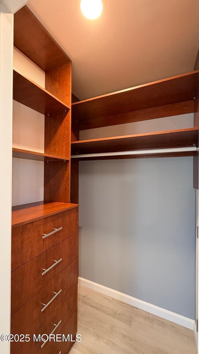 Building Photo - 420 Cross Rd