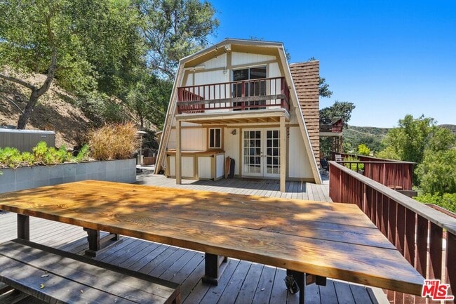 Building Photo - 22013 Alta Dr