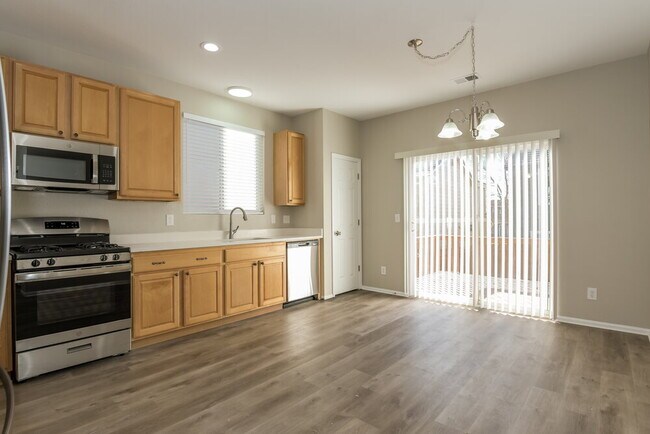 Building Photo - 6802 W Remington Pl