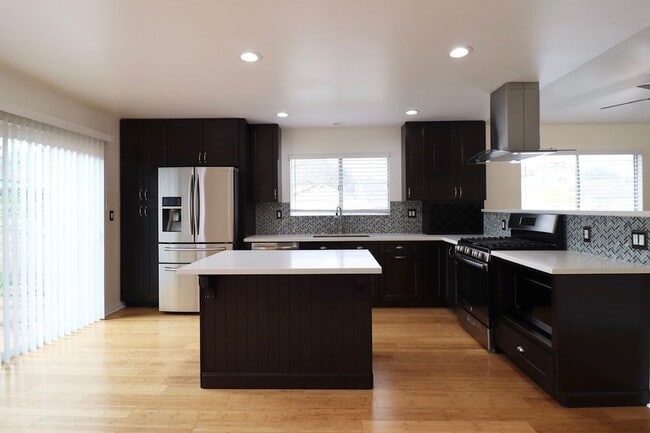 Building Photo - Welcome to this updated single-story 3-bedroom, 2-bath home located in the desirable Fairfield Mi...