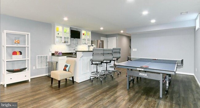 Building Photo - 6805 Lake Anne Ct