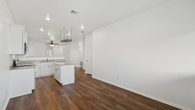 Building Photo - 741 Heartseed Ave