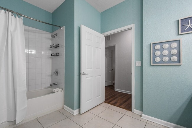 Building Photo - 4102 Breakview Dr