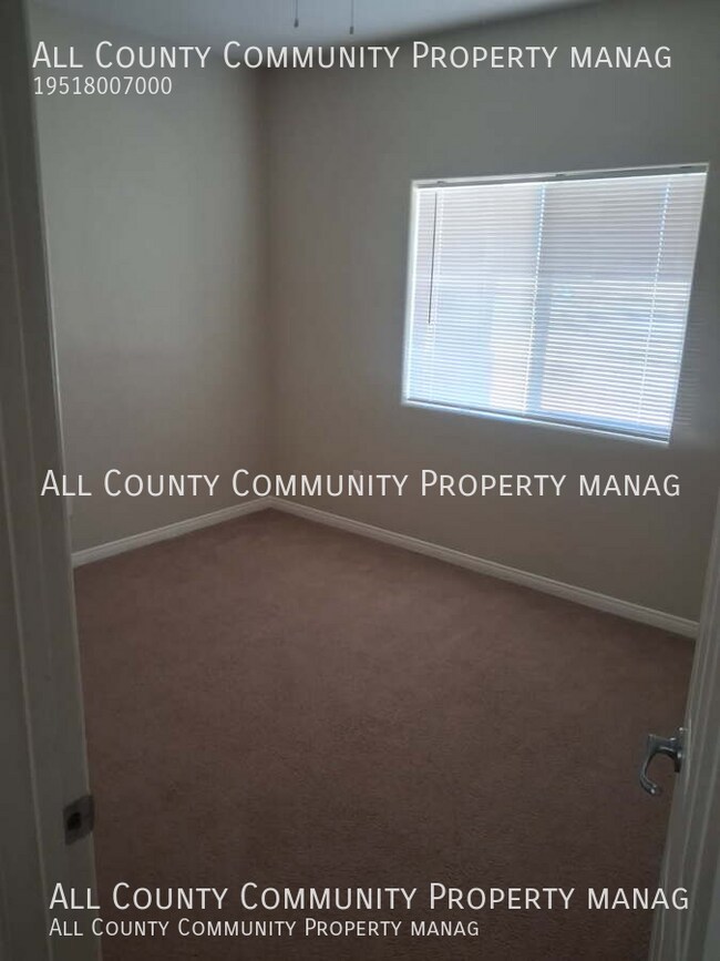 Building Photo - 60587 Belfair Dr