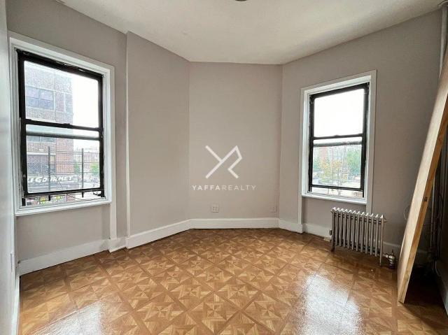 Building Photo - 3 bedroom in Brooklyn NY 11233