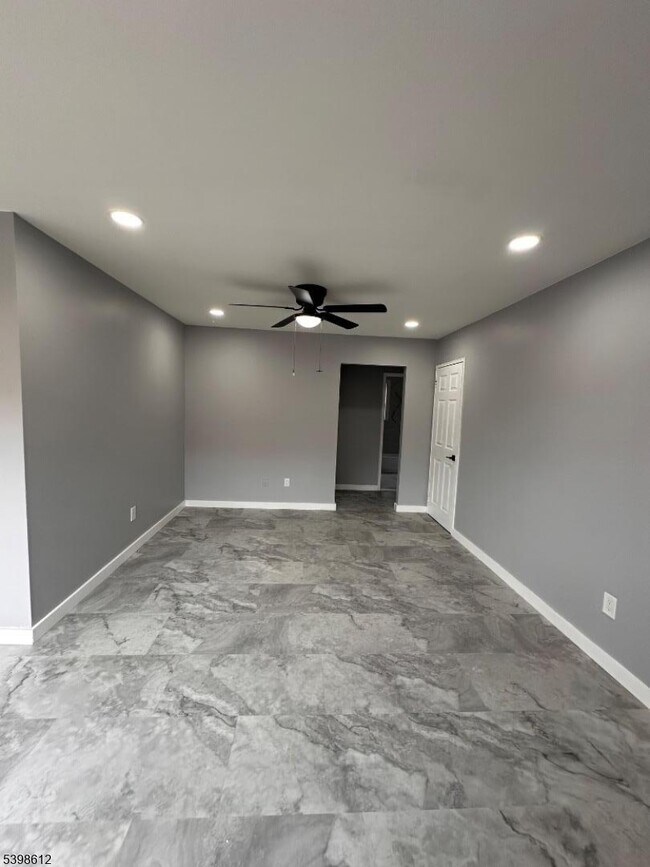 Building Photo - 916 Stuyvesant Ave.