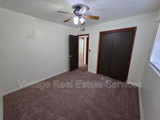 Building Photo - 1103 N Crystal Terrace