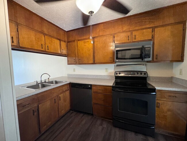 Building Photo - 4603 Dow Ct