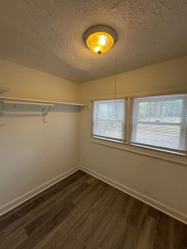 Building Photo - 3 BR near 38th & MLK