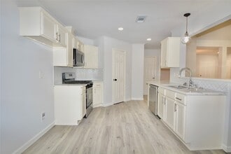 Building Photo - 2020 Ward St