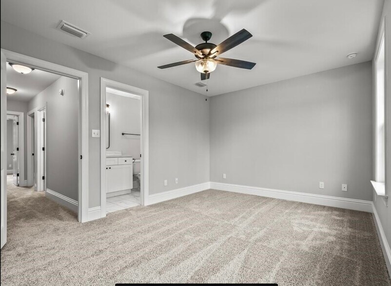 Building Photo - 10 Old Courthouse Way