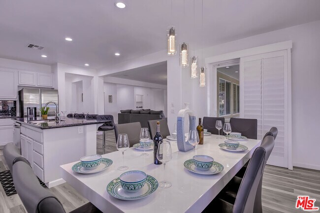 Building Photo - 82580 Yeager Way