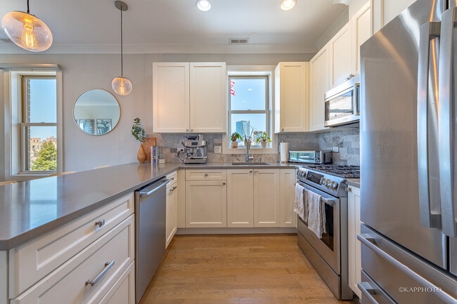 Building Photo - 457 N Aberdeen St