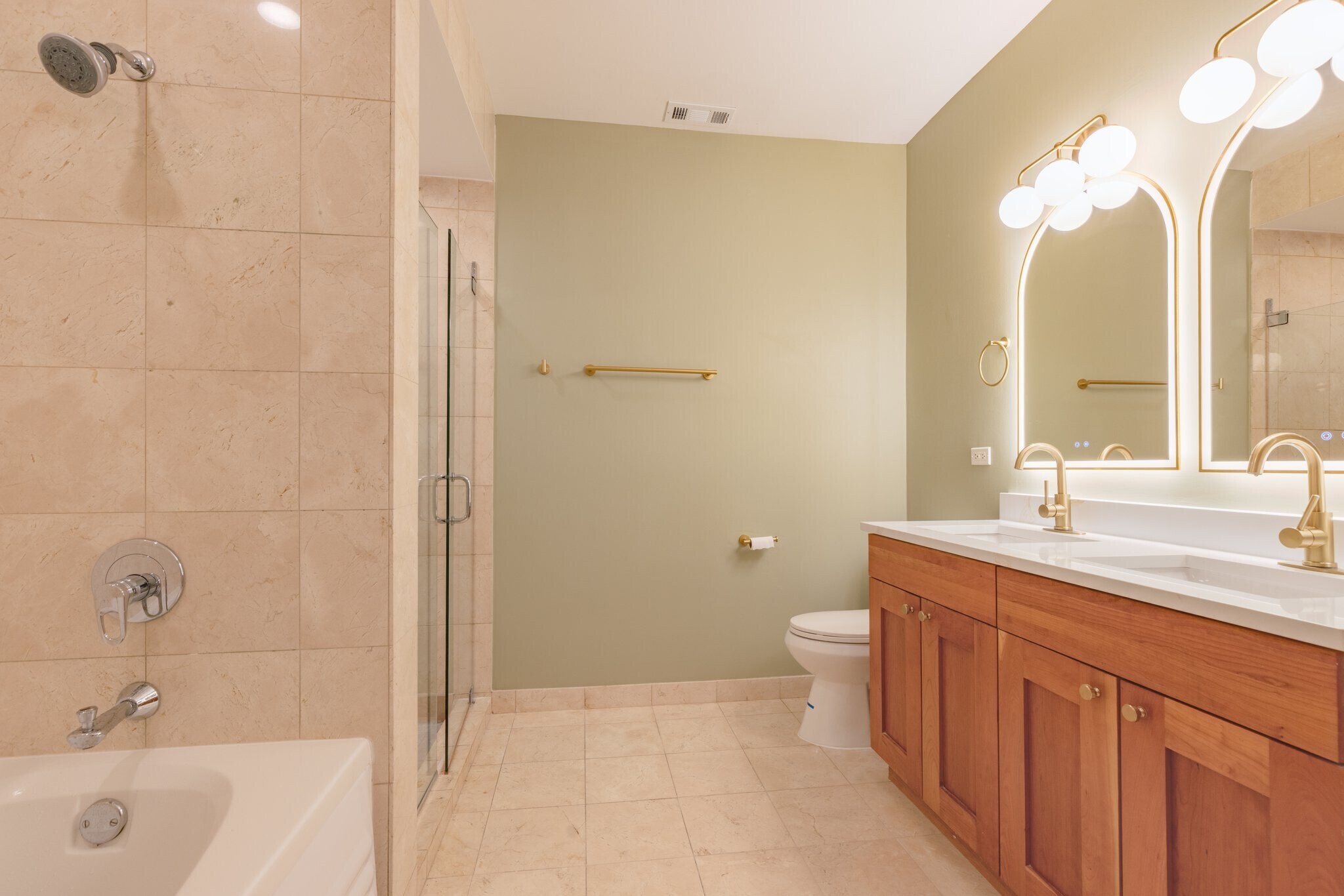 Building Photo - 4458 S Greenwood Ave