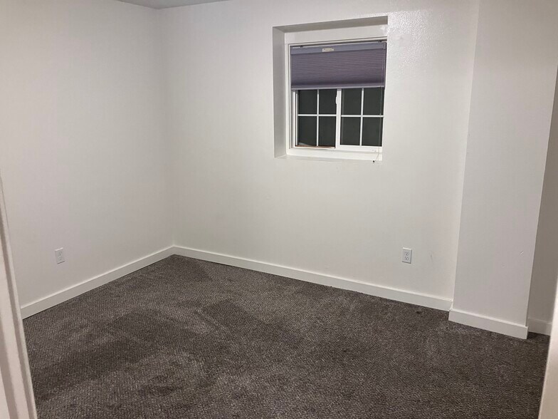 Building Photo - 321 NE 162nd Ave