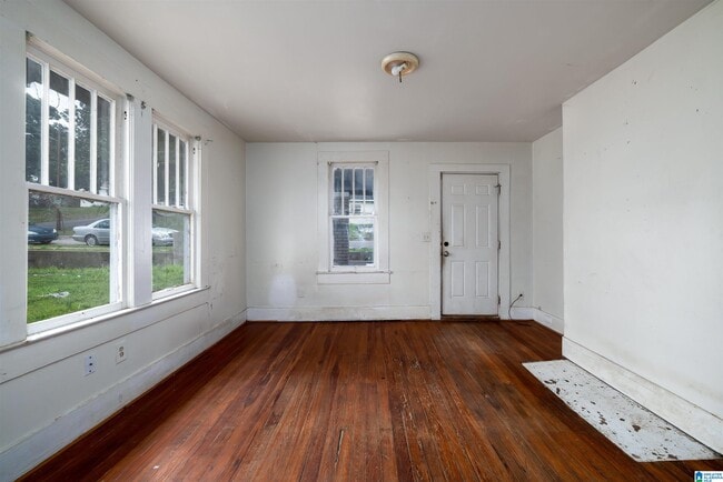 Building Photo - 1216 Waverly St