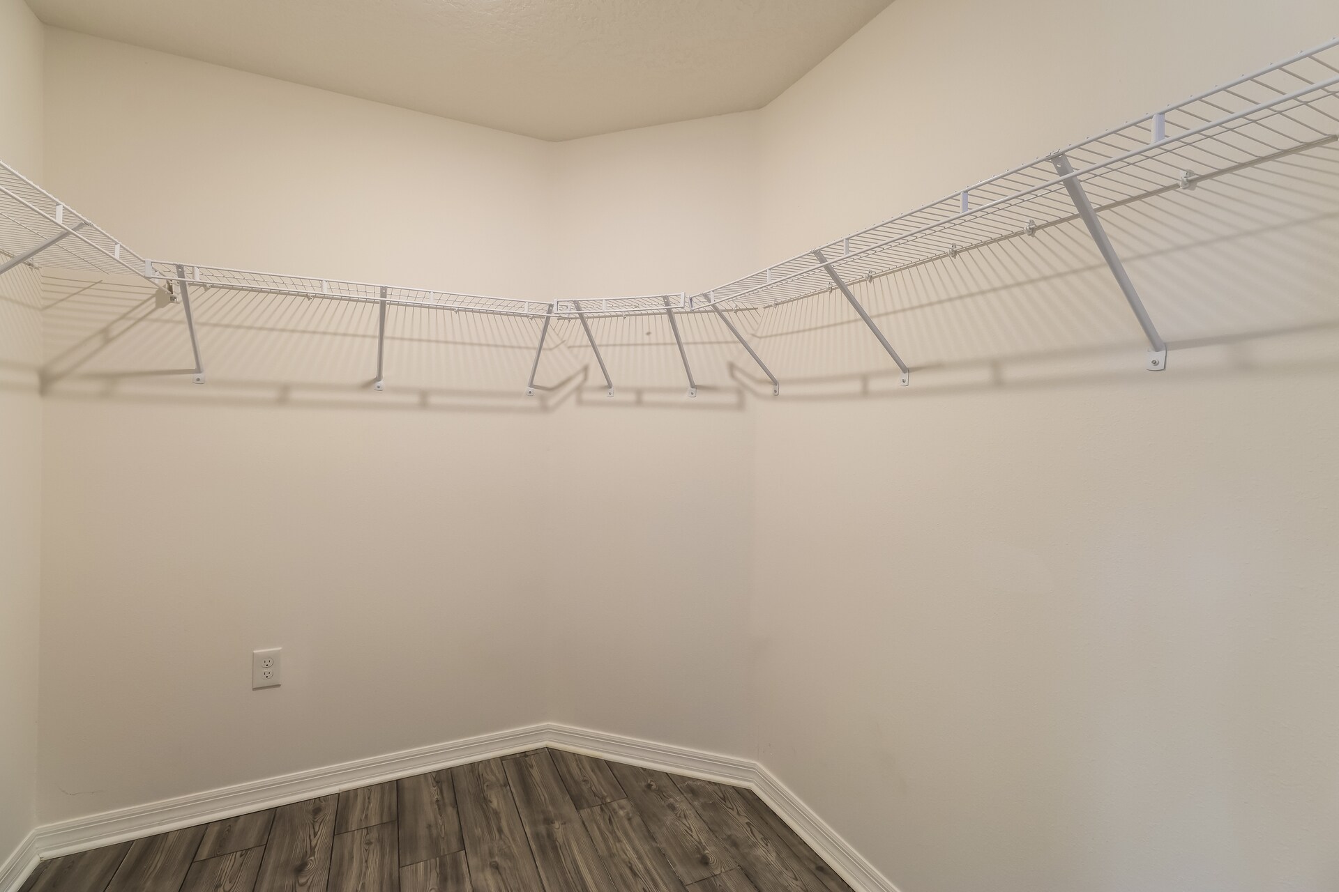 Building Photo - 250 Catalonia Ave NW