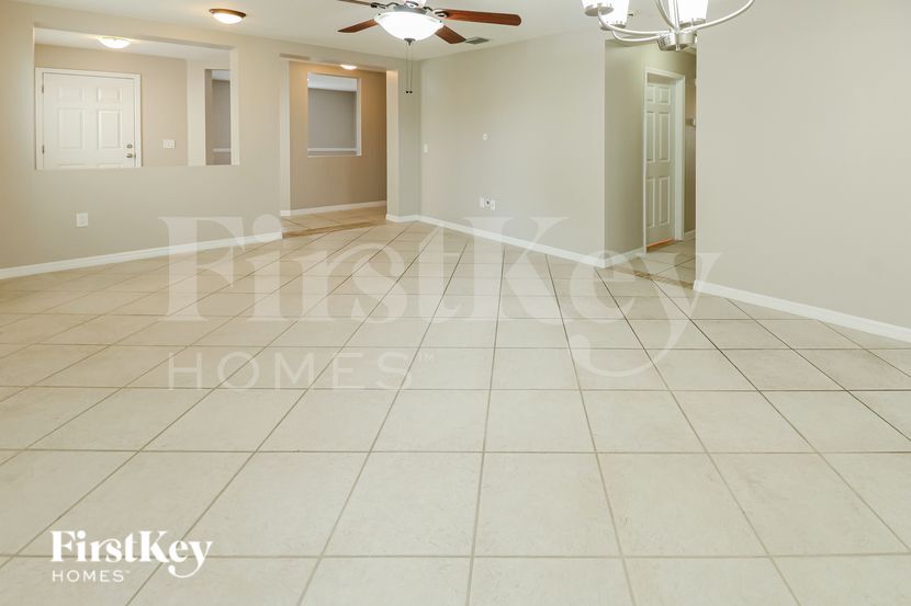 Building Photo - 6619 Gates Pointe Way