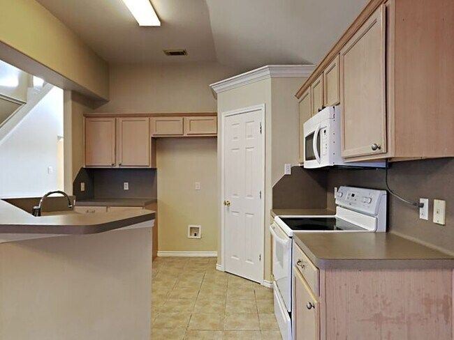 Building Photo - No Application Fee* *$500 off first months...