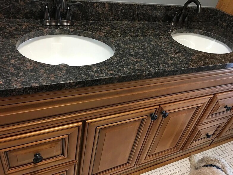 Building Photo - 131 N Hillsdale Dr