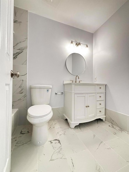 Building Photo - 3919 Wilshire St