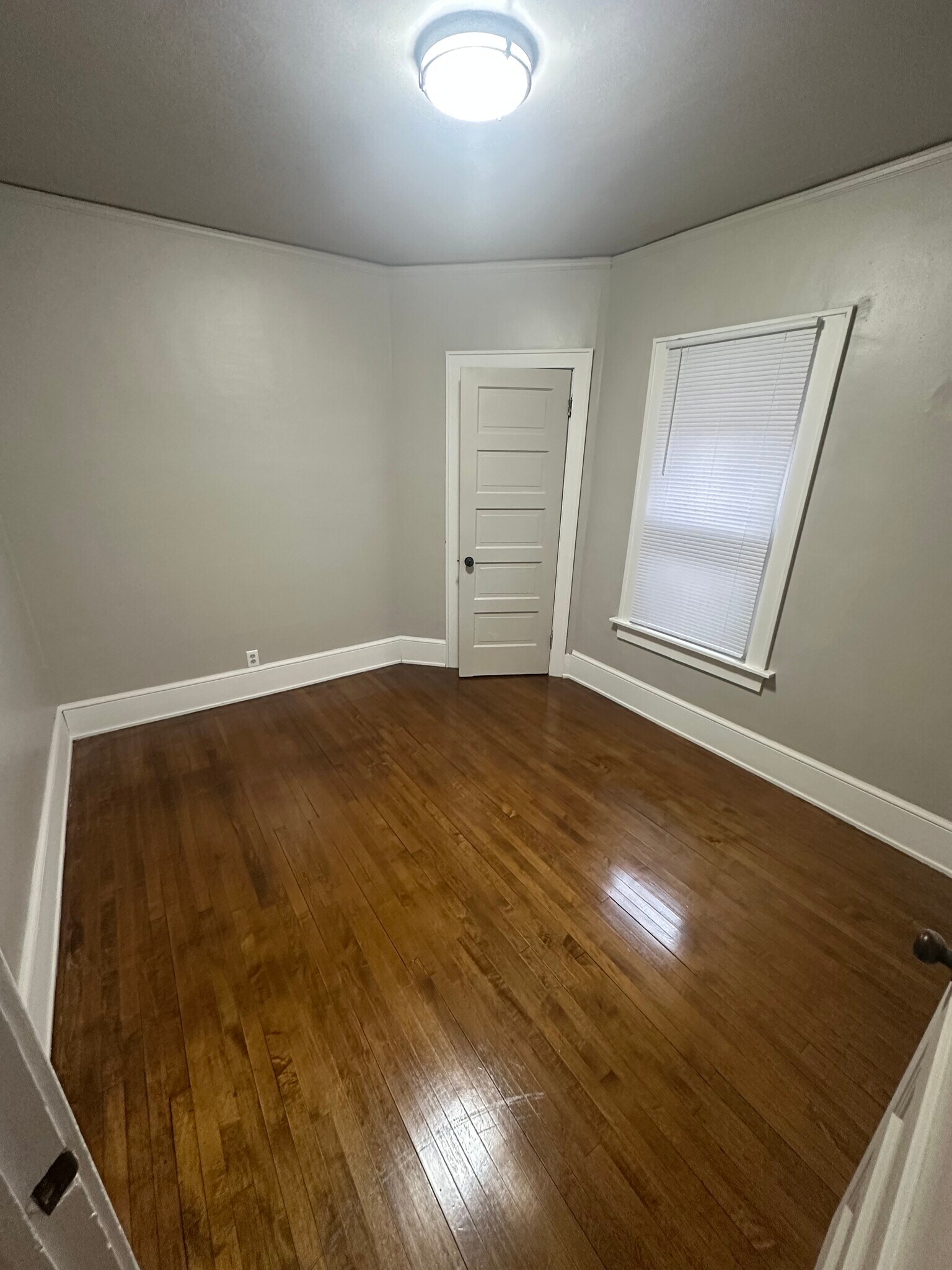 Building Photo - 1450 N 48th St